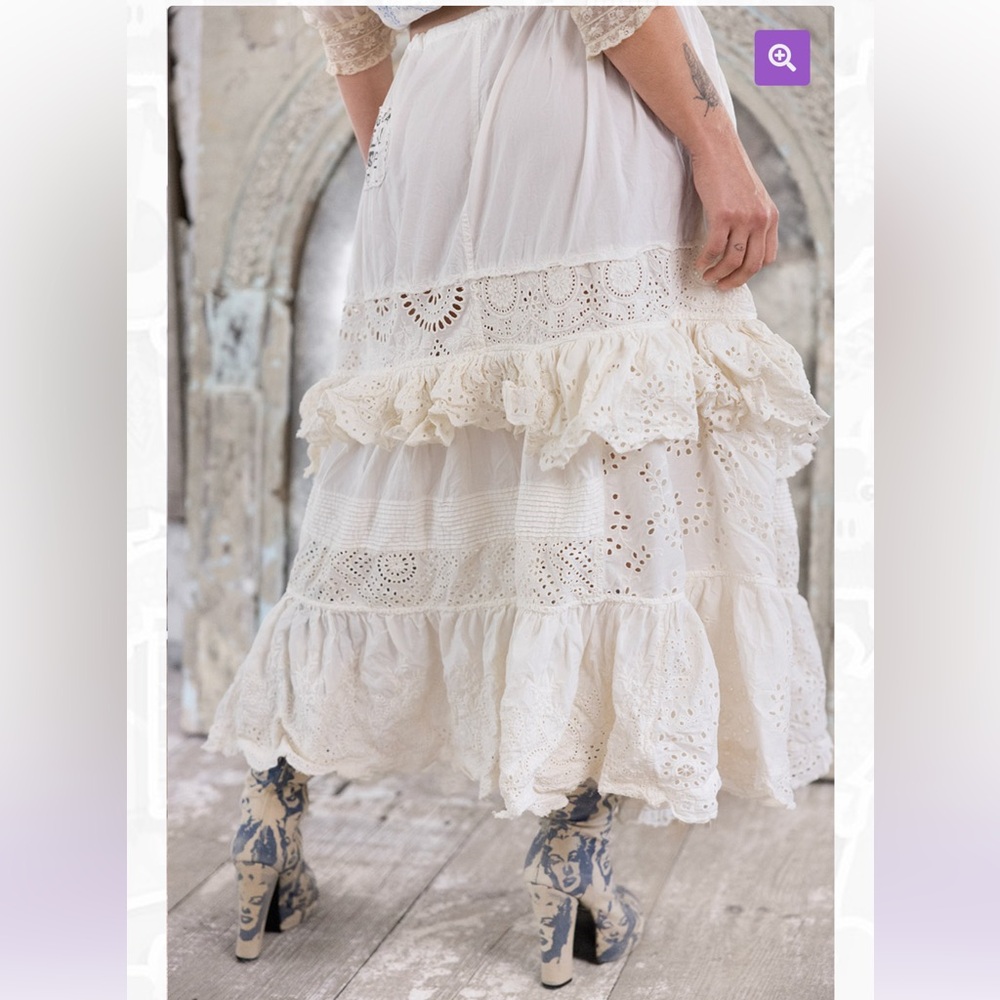 Elegant White Lace Skirt